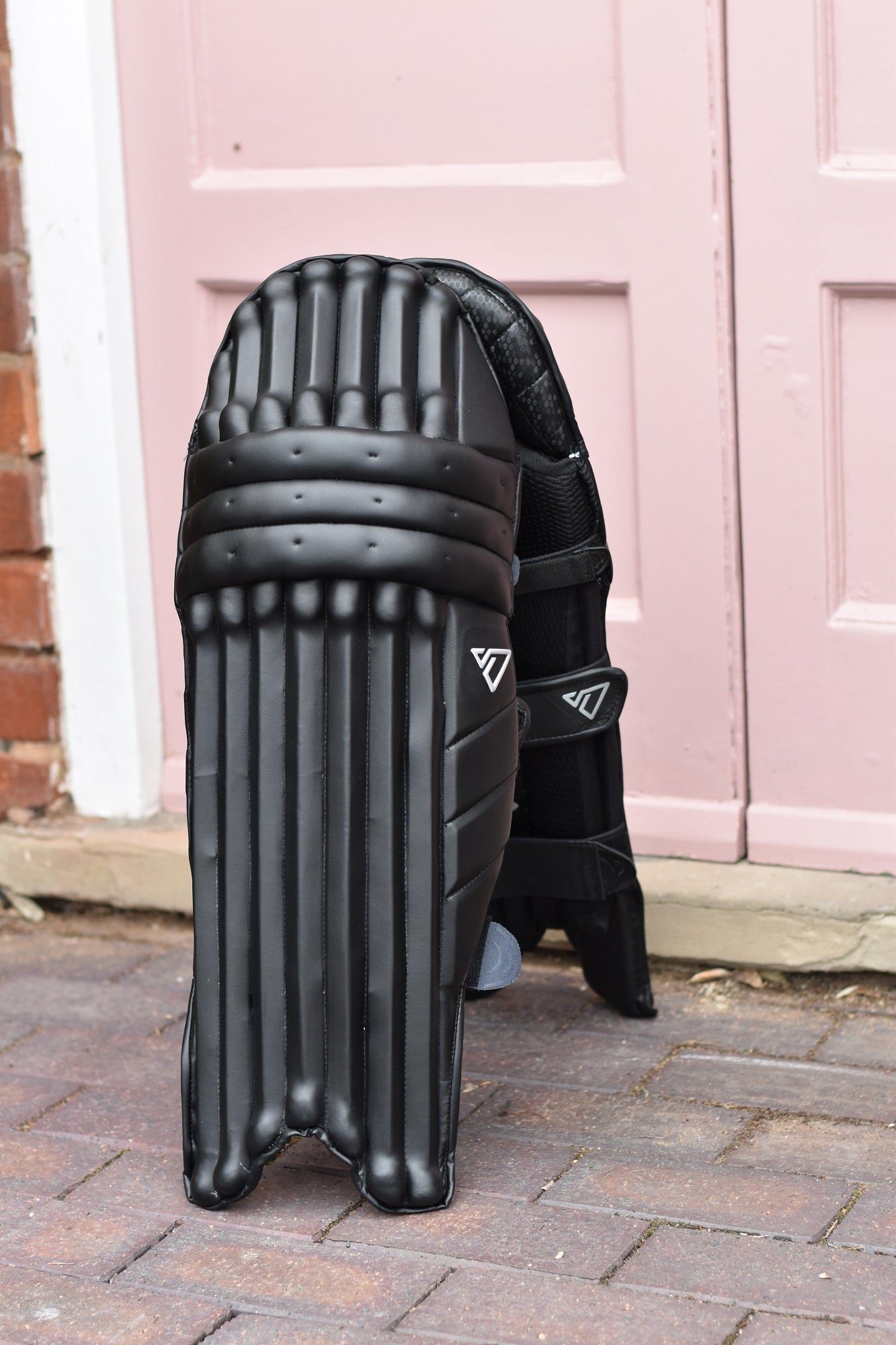 2026 Black Heritage Batting Pads