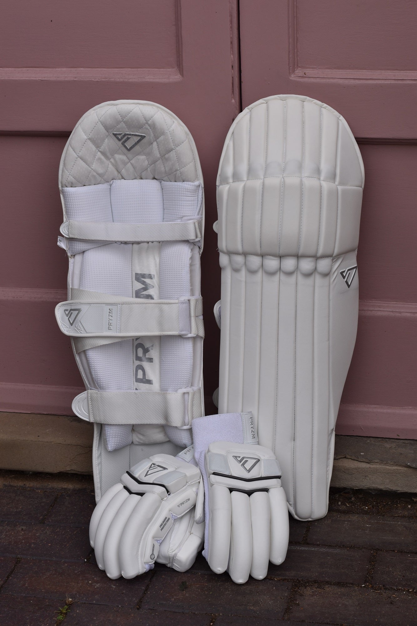 2026 Tempo Batting Pads & Heritage Gloves Bundle