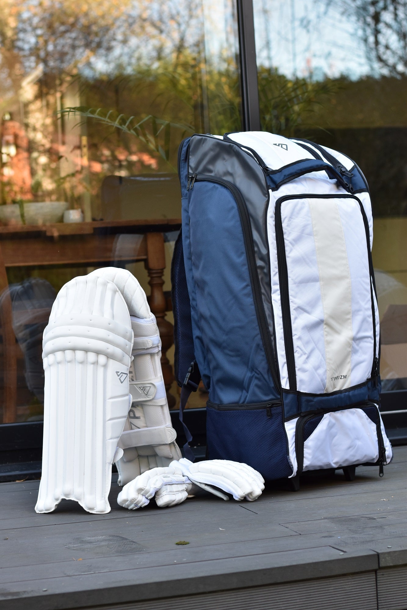 2026 Heritage Pads & Tempo Gloves + Blue/White/Grey Signature Wheelie Duffle Bundle