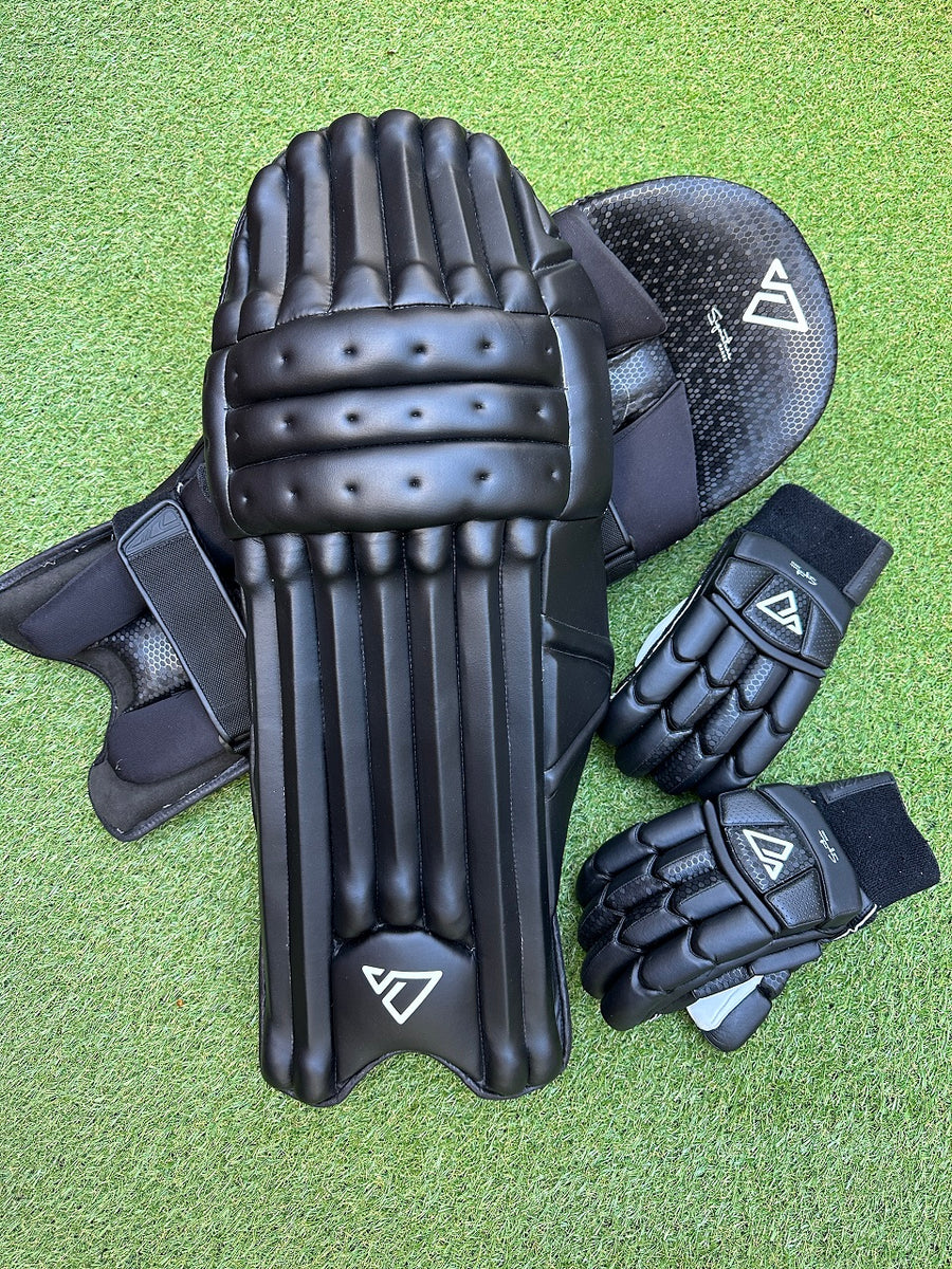 Black Signature Pads & Gloves Bundle PRYZM Cricket Pryzm Cricket