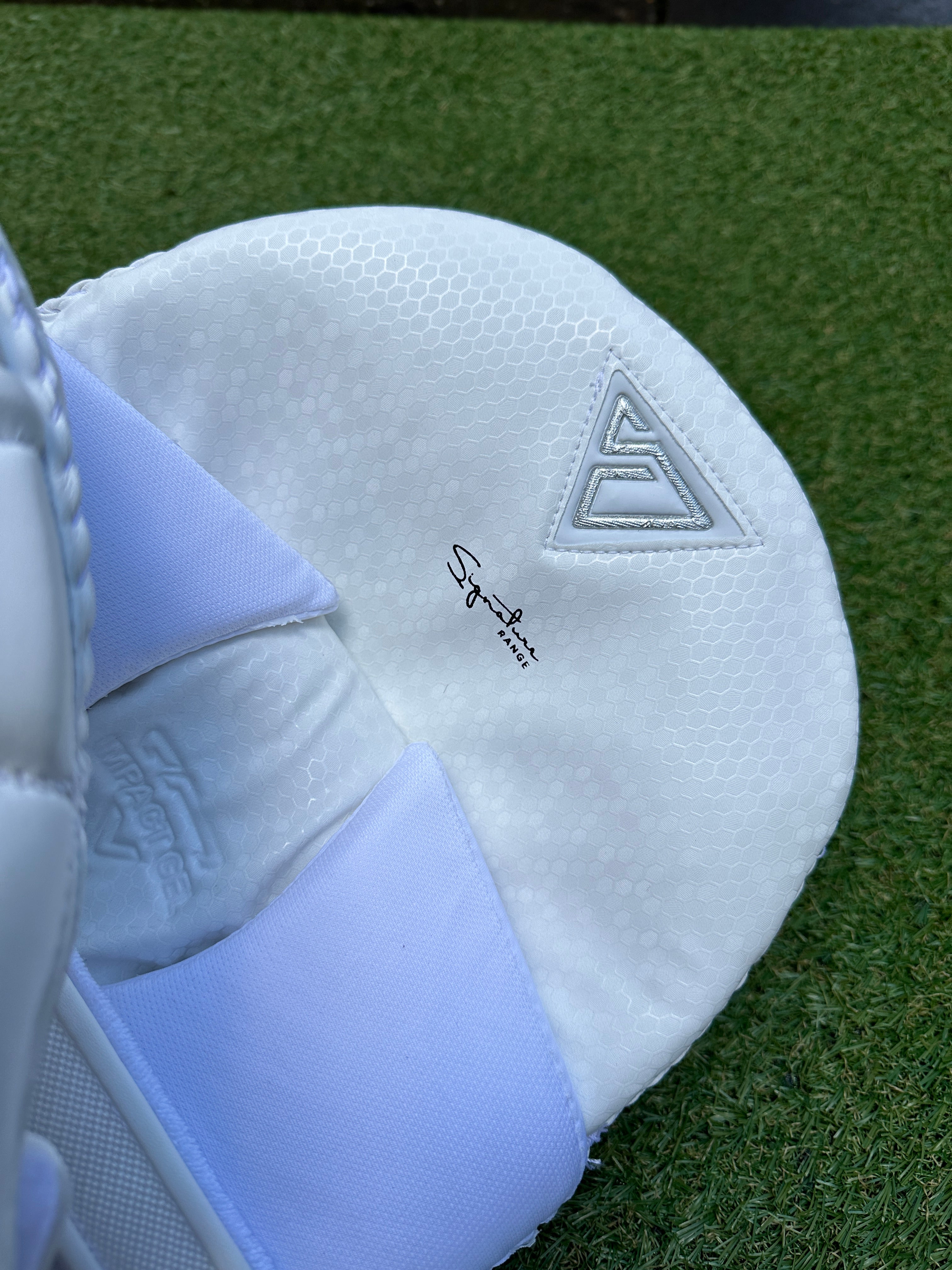 Signature Pads & Gloves Bundle (1 x Youth LH & 1 x Large Adults LH)