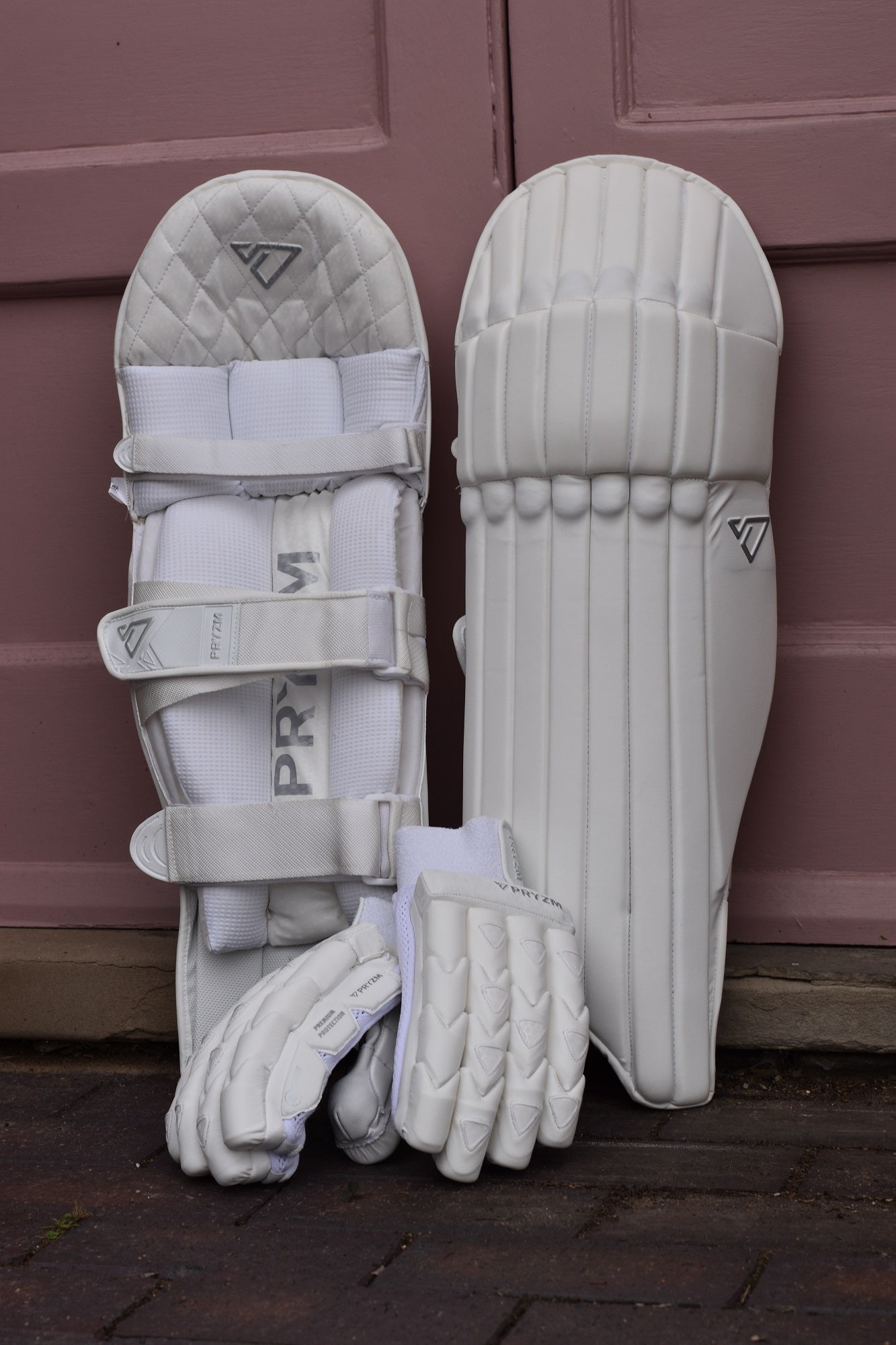 2026 Tempo Batting Pads & Gloves Bundle