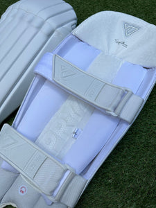 Signature Wicket Keeping Pads