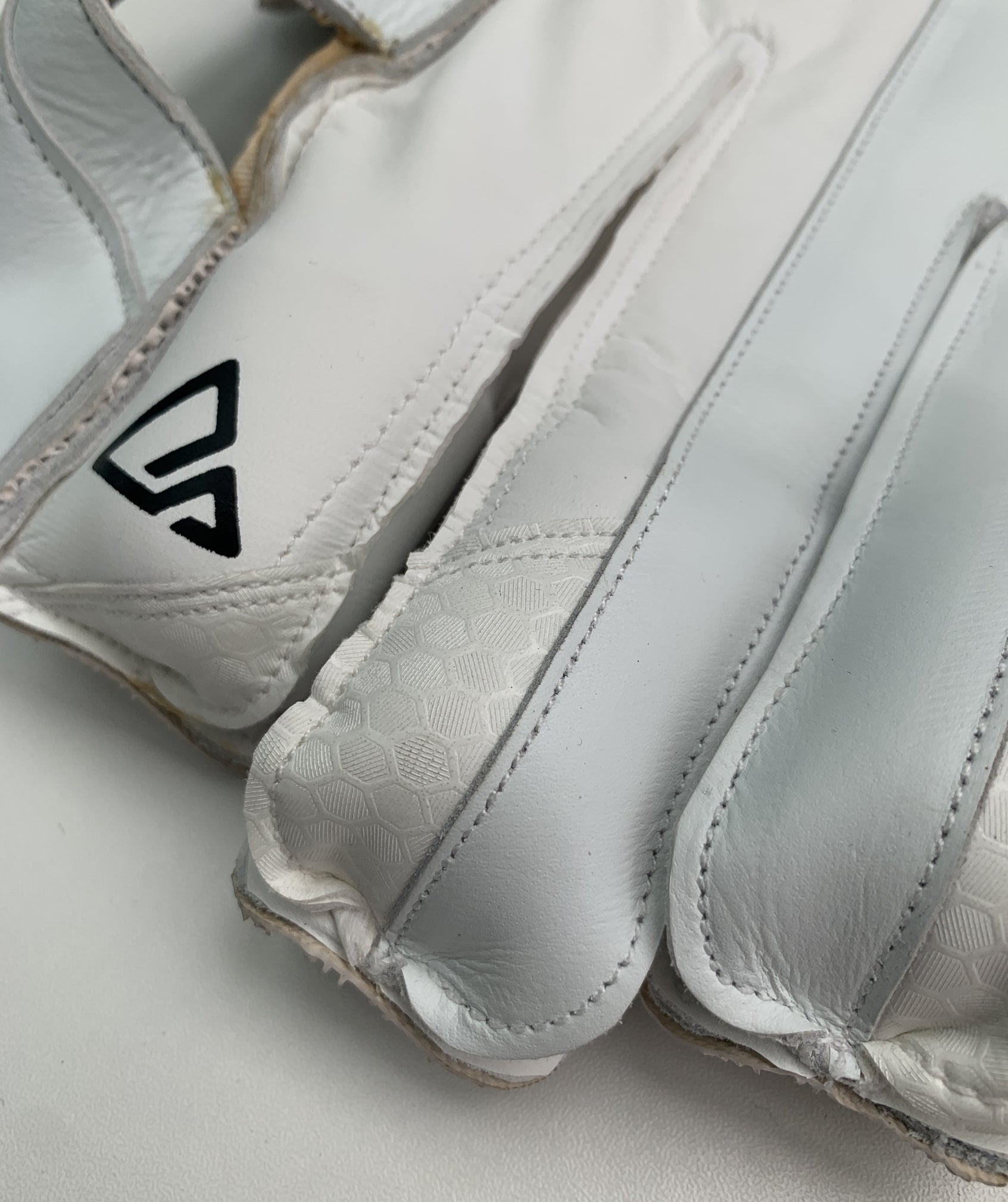 Signature Wicket Keeping Gloves