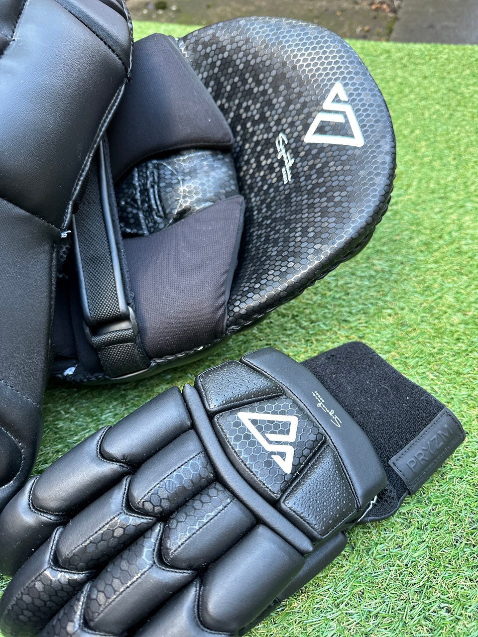 Black Signature Pads & Gloves Bundle